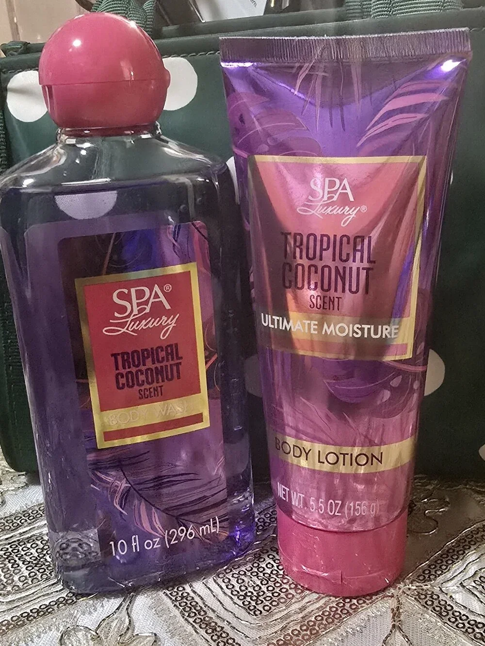 Tropical Coconut Scent Body Lotion & Wash SET